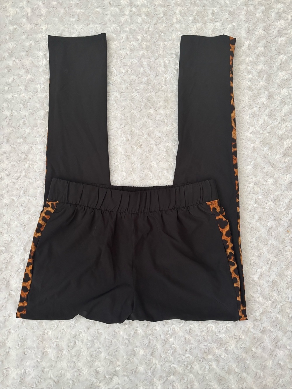 IMAN Black Jogger Pants w/ Leopard Side Stripe | Elastic Waist & Pockets | Sz M - Picture 2 of 6
